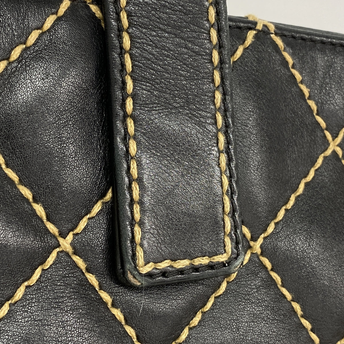 【6ie7148】シャネル トートバッグ ワイルドステッチ ラムスキン ブラック ゴールド金具【中古】レディース