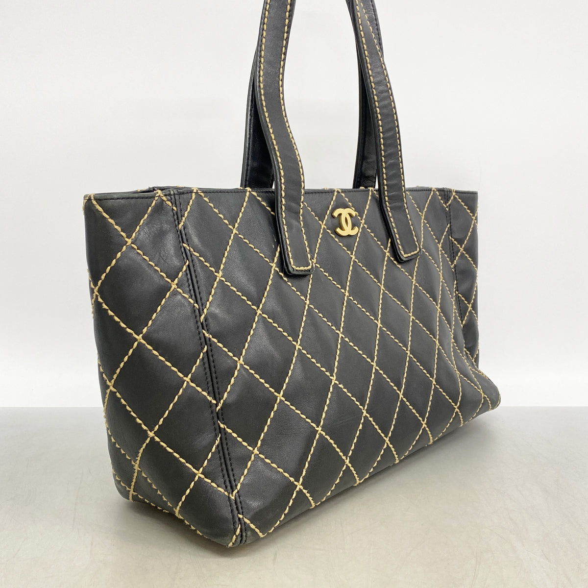 【6ie7148】シャネル トートバッグ ワイルドステッチ ラムスキン ブラック ゴールド金具【中古】レディース