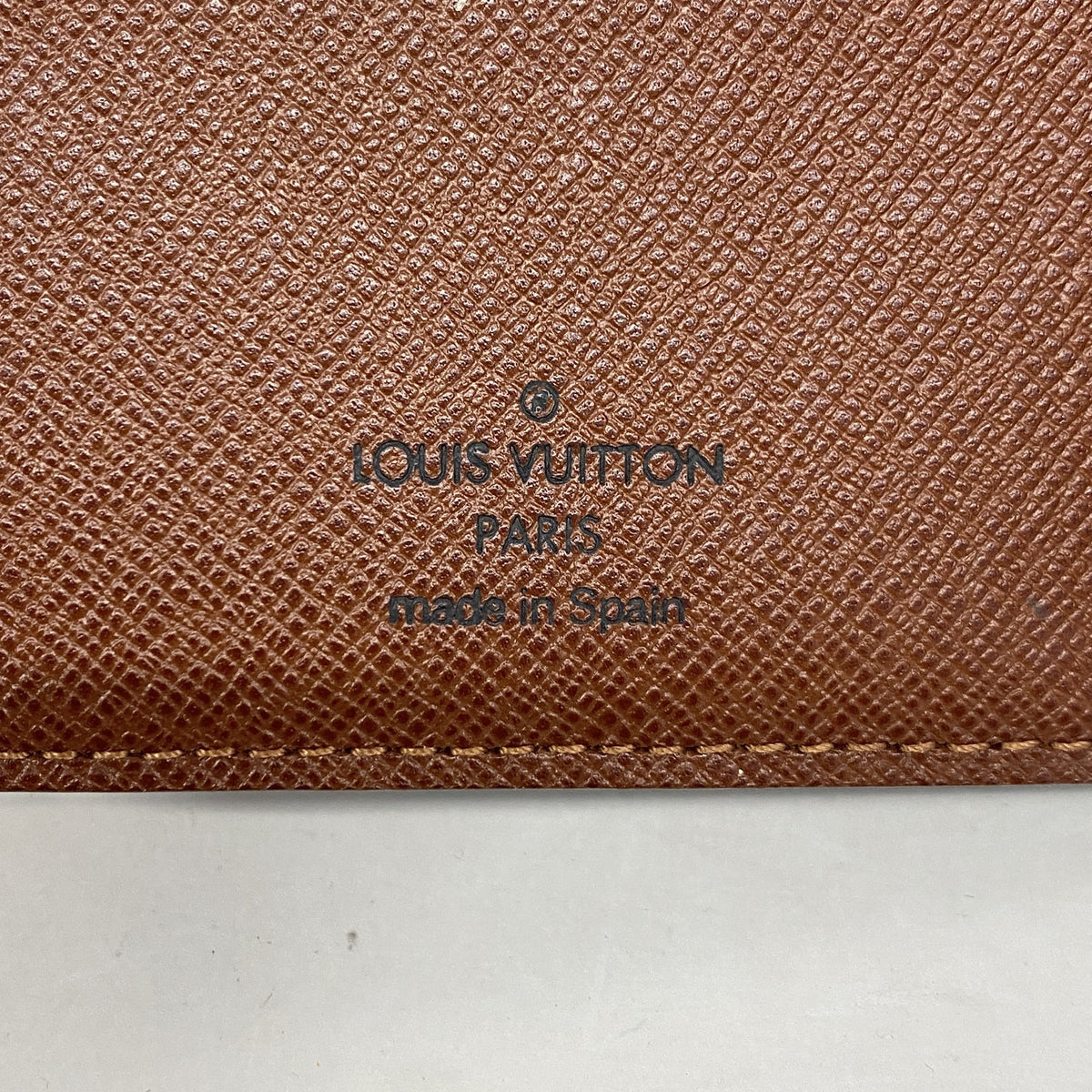 【6ie7230】ルイヴィトン パスポートケース モノグラム クーヴェルテュール M60179 ブラウン【中古】メンズ レディース ユニセックス