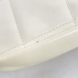 【6ie7242】シャネル ショルダーバッグ マトラッセ チェーンショルダー ラムスキン ホワイト ゴールド金具【中古】レディース