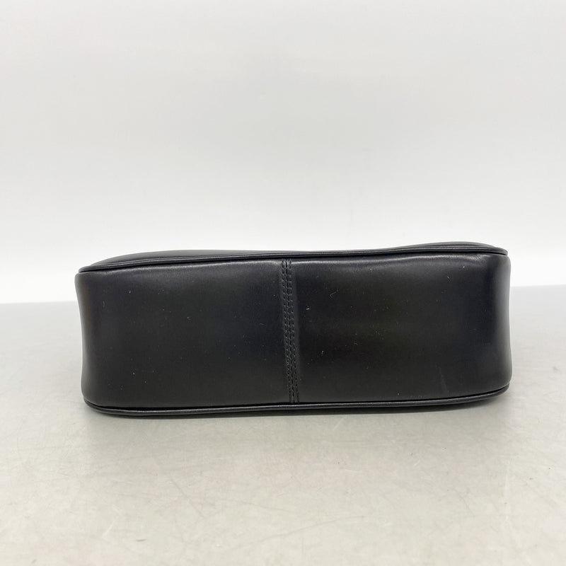【6ie7244】サルヴァトーレフェラガモ ショルダーバッグ ヴァラ レザー ブラック ゴールド金具【中古】レディース