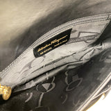【6ie7244】サルヴァトーレフェラガモ ショルダーバッグ ヴァラ レザー ブラック ゴールド金具【中古】レディース