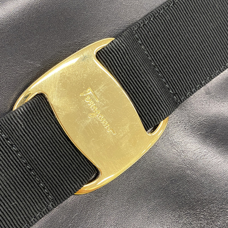 【6ie7244】サルヴァトーレフェラガモ ショルダーバッグ ヴァラ レザー ブラック ゴールド金具【中古】レディース