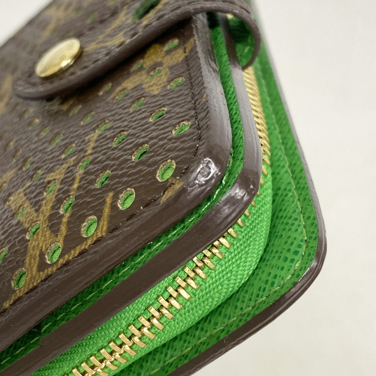 【6ie7271】ルイヴィトン 財布 モノグラム・ペルフォ コンパクトジップ M95218 ヴェール【中古】レディース