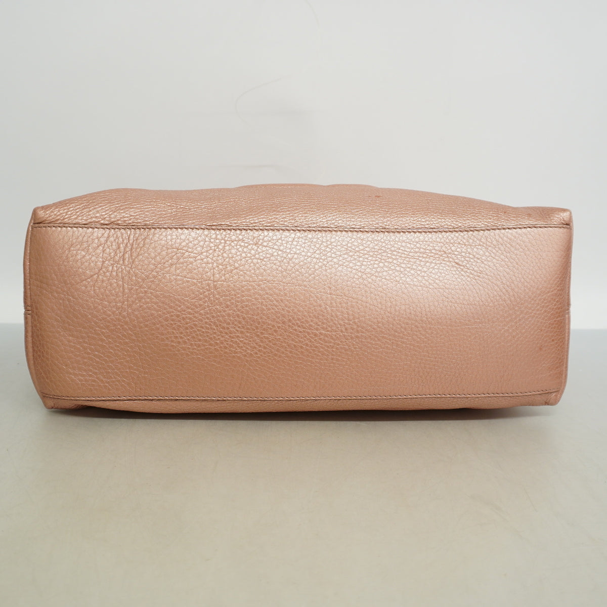 【6ie7275】グッチ ショルダーバッグ ソーホー 308982 レザー メタリックピンク シャンパンゴールド金具【中古】レディース