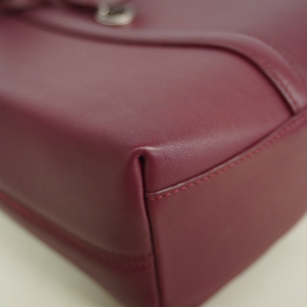 【6ie7276】カルティエ ショルダーバッグ カボション レザー ボルドー シルバー金具【中古】レディース