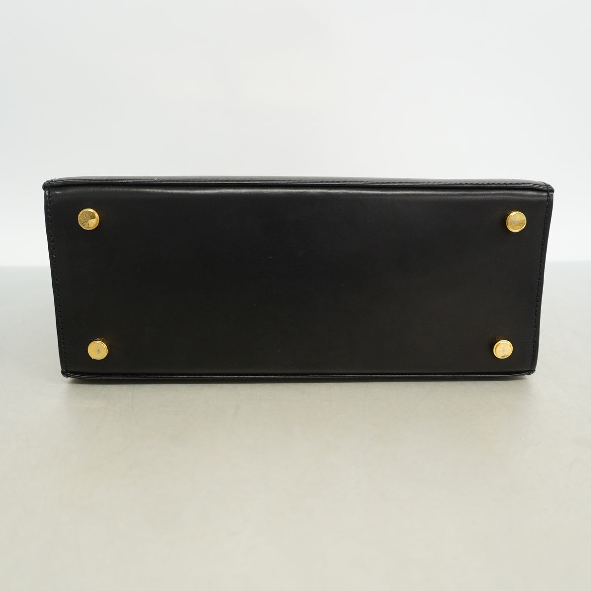 【6ie7277】サルヴァトーレフェラガモ ハンドバッグ ヴァラ レザー ブラック ゴールド金具 2wayバッグ【中古】レディース