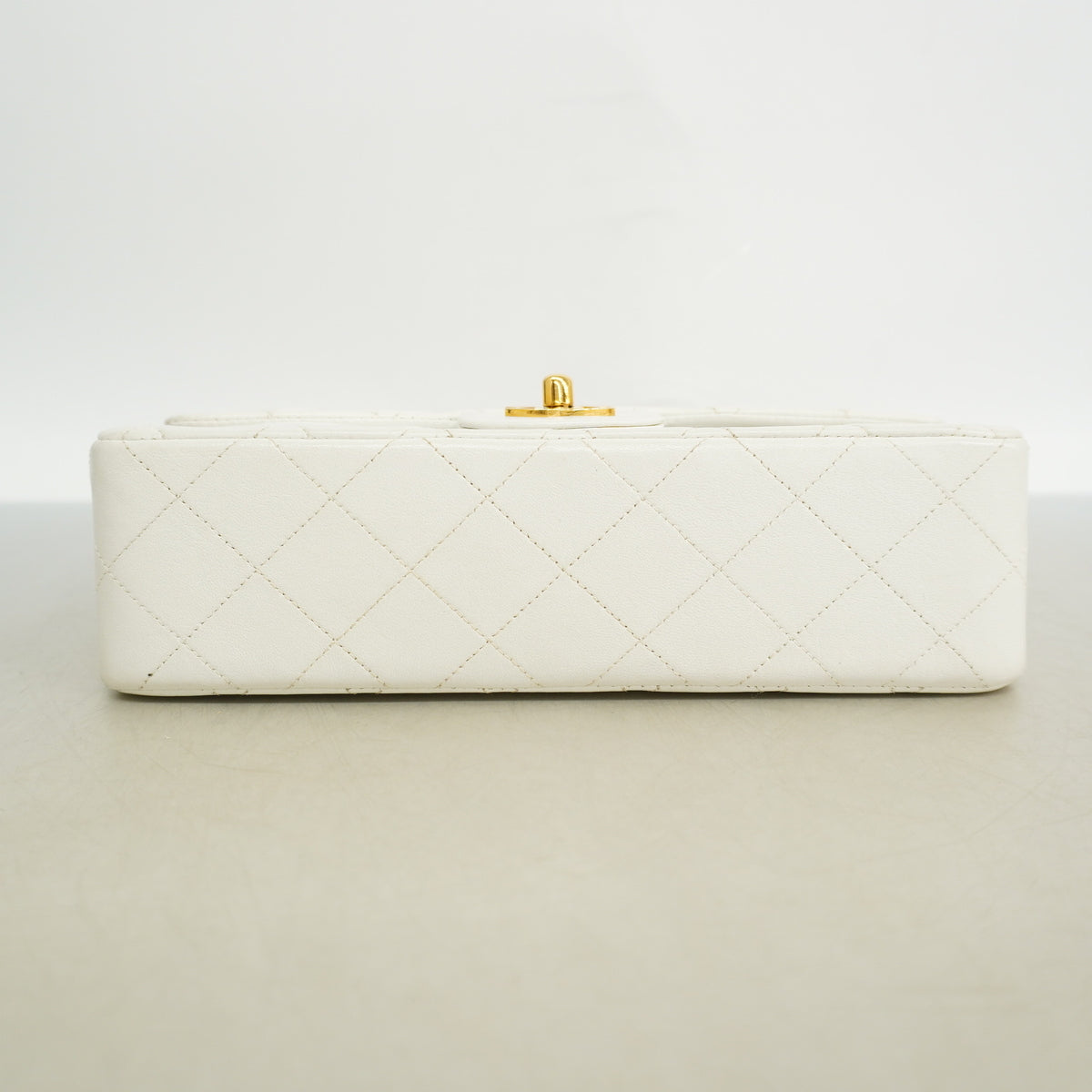 【6ie7278】シャネル ショルダーバッグ マトラッセ Wフラップ Wチェーン ラムスキン ホワイト ゴールド金具【中古】レディース