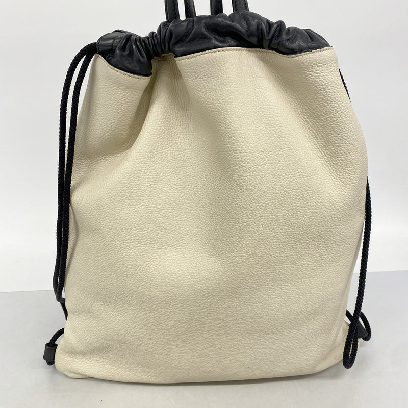 【6ie7282】グッチ リュック・デイパック ドローストリング 494053 レザー アイボリー【中古】レディース