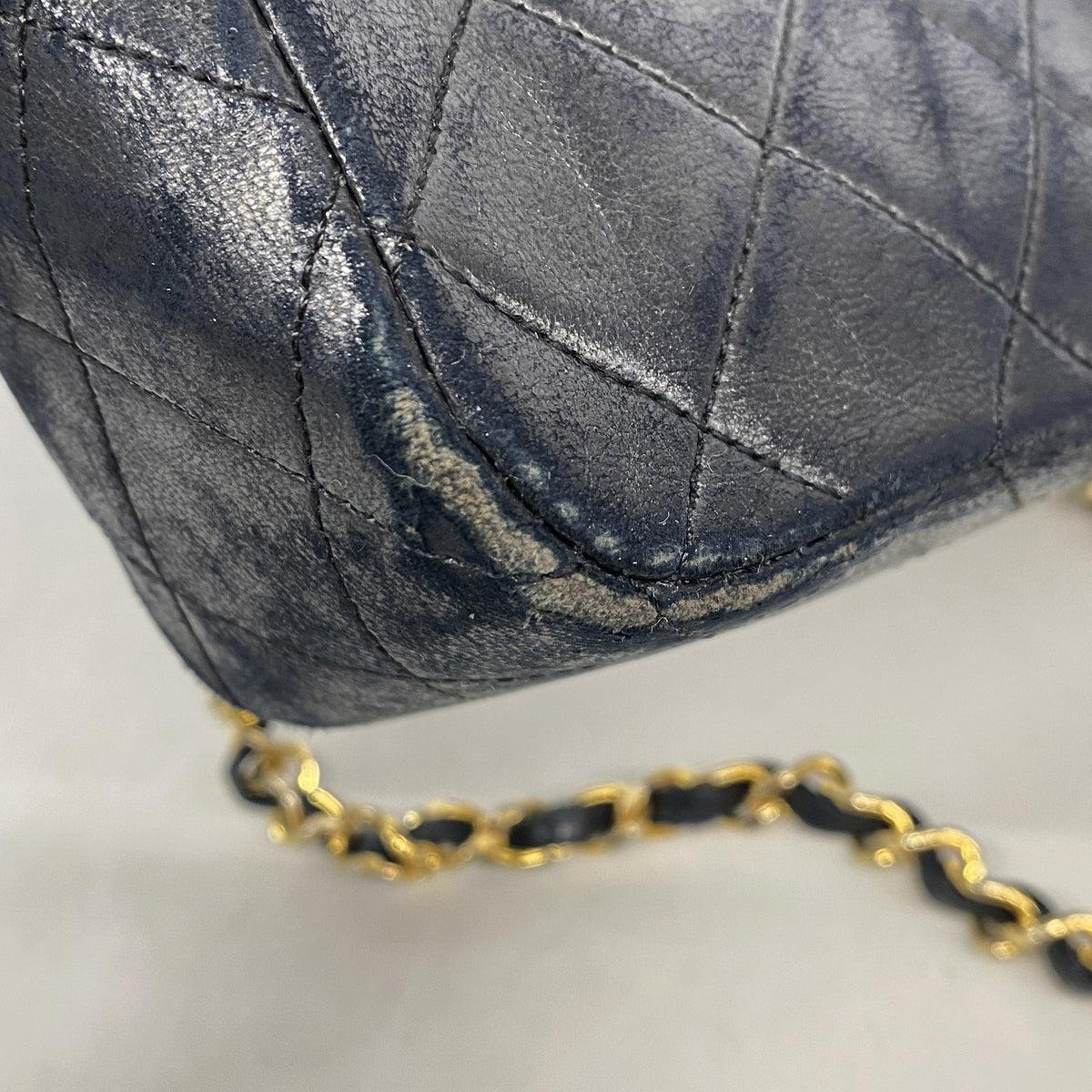 【6ie7283】シャネル ショルダーバッグ マトラッセ チェーンショルダー ラムスキン ブラック ゴールド金具【中古】レディース