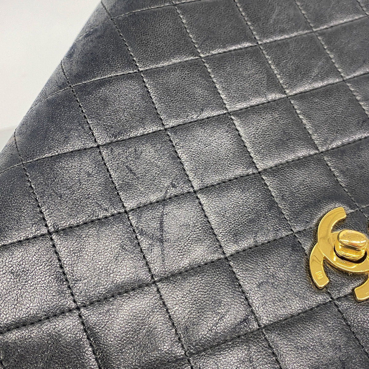 【6ie7283】シャネル ショルダーバッグ マトラッセ チェーンショルダー ラムスキン ブラック ゴールド金具【中古】レディース
