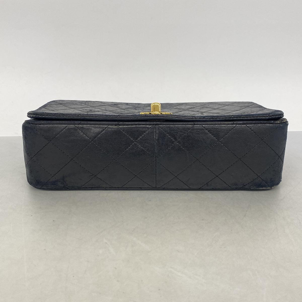 【6ie7283】シャネル ショルダーバッグ マトラッセ チェーンショルダー ラムスキン ブラック ゴールド金具【中古】レディース