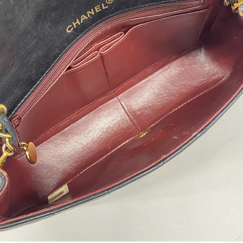 【6ie7283】シャネル ショルダーバッグ マトラッセ チェーンショルダー ラムスキン ブラック ゴールド金具【中古】レディース