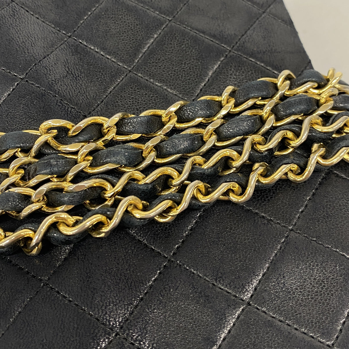 【6ie7283】シャネル ショルダーバッグ マトラッセ チェーンショルダー ラムスキン ブラック ゴールド金具【中古】レディース
