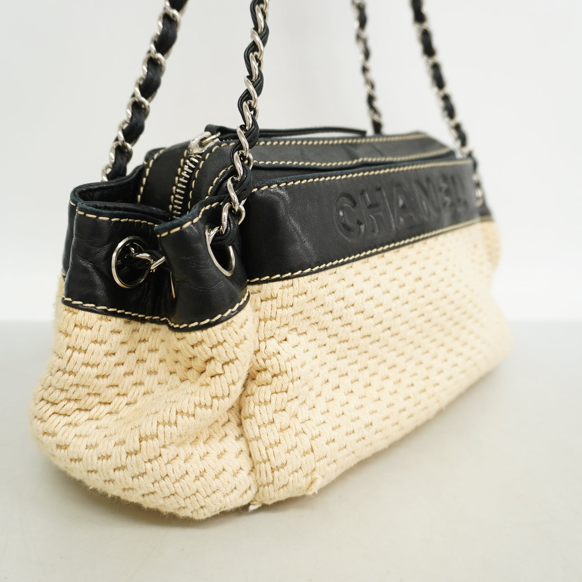 【6ie7296】シャネル ショルダーバッグ チェーンショルダー キャンバス ベージュ ブラック シルバー金具【中古】レディース