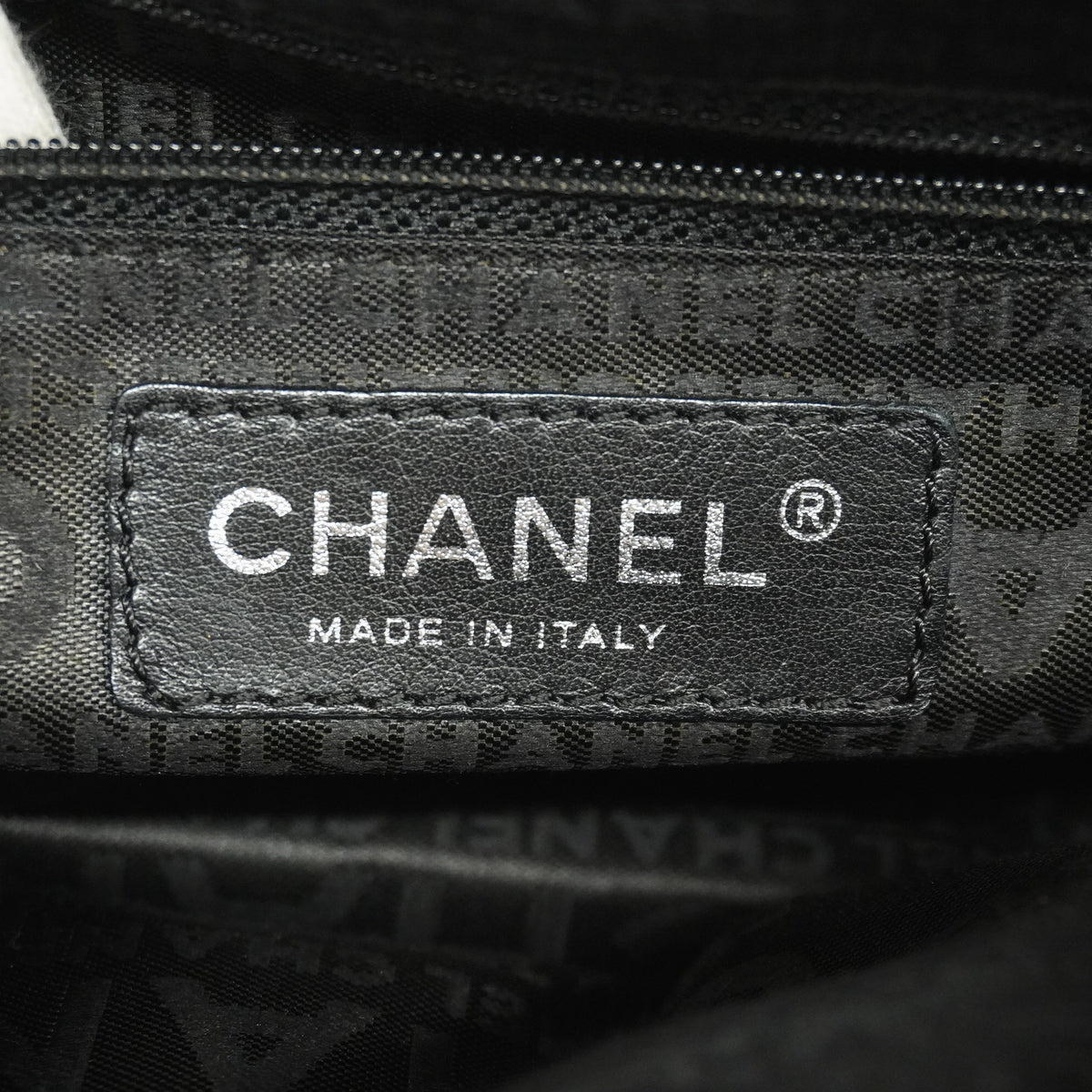 【6ie7296】シャネル ショルダーバッグ チェーンショルダー キャンバス ベージュ ブラック シルバー金具【中古】レディース