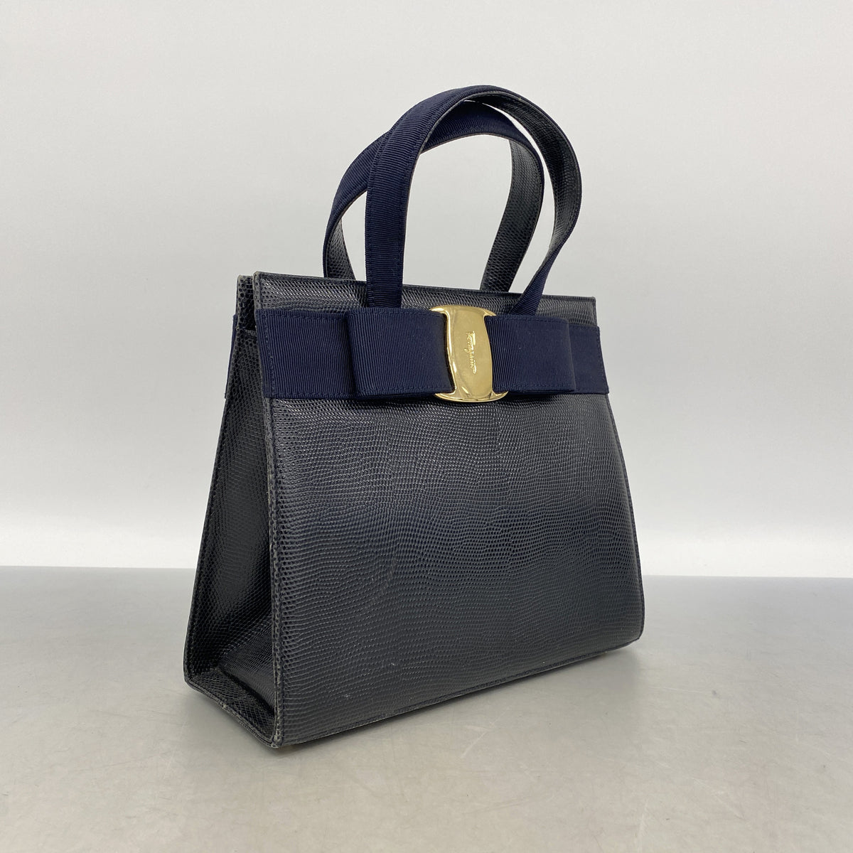 【6ie7314】サルヴァトーレフェラガモ ハンドバッグ ヴァラ レザー ブラック ゴールド金具【中古】レディース