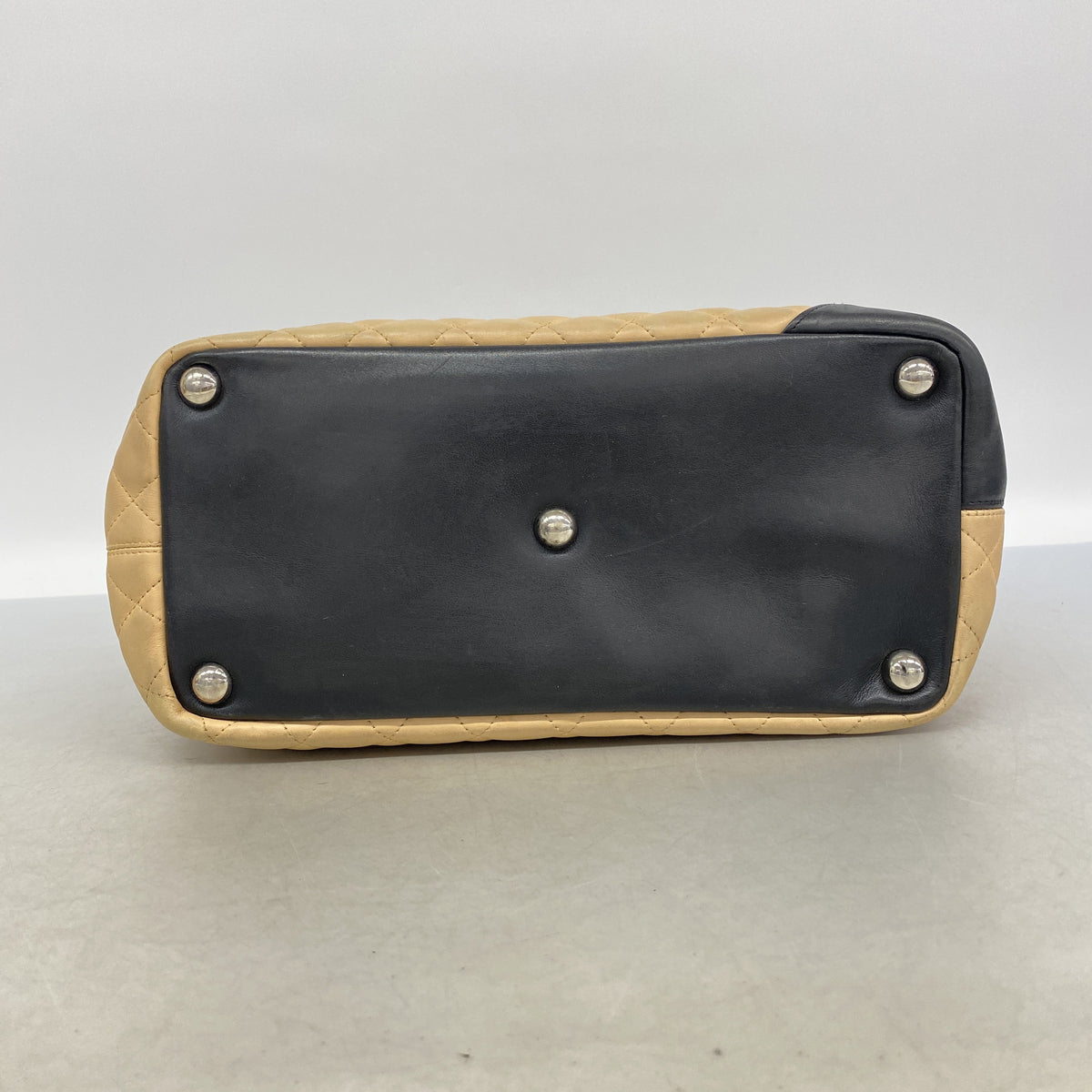 【6ie7341-h】シャネル トートバッグ カンボン ラムスキン ベージュ ブラック シルバー金具【中古】レディース