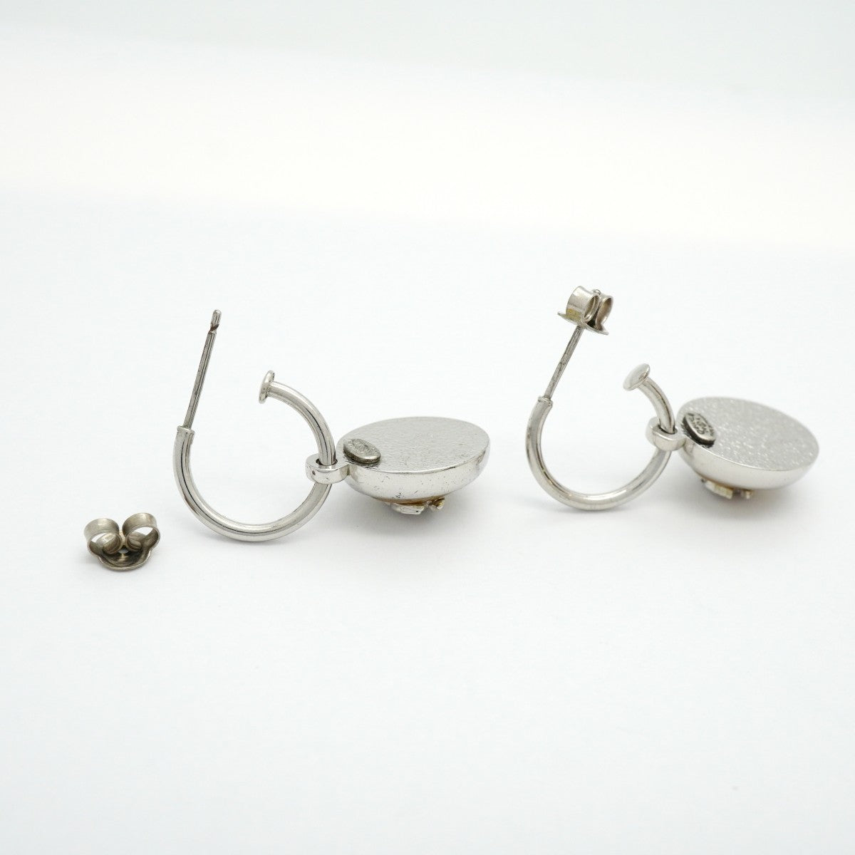 ★在庫処分★最終価格【6jdb0109-k】シャネル ピアス ココマーク オーバル メタル フェイクパール シルバー【中古】レディース