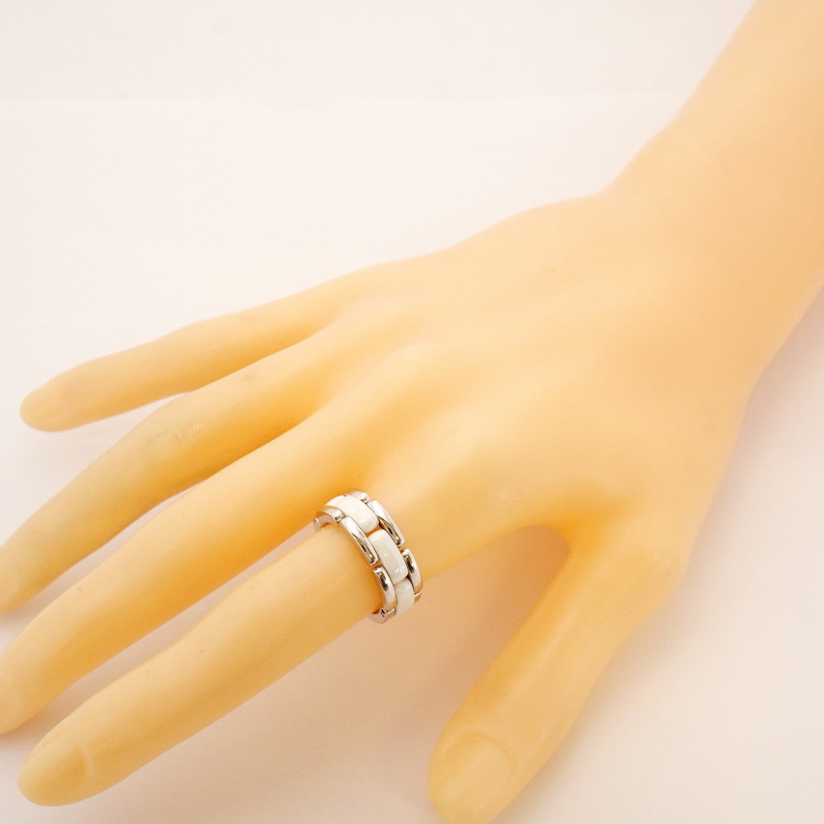 【6jdb0274】シャネル リング ウルトラコレクション K18WG ホワイトゴールド セラミック ホワイト ＃53【中古】レディース