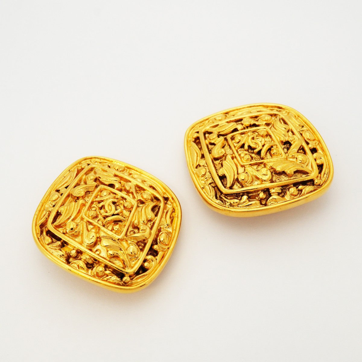 ★最終価格★SALE【6jdb0298-k】シャネル イヤリング ヴィンテージ ココマーク 菱形 GPメッキ ゴールド【中古】レディース