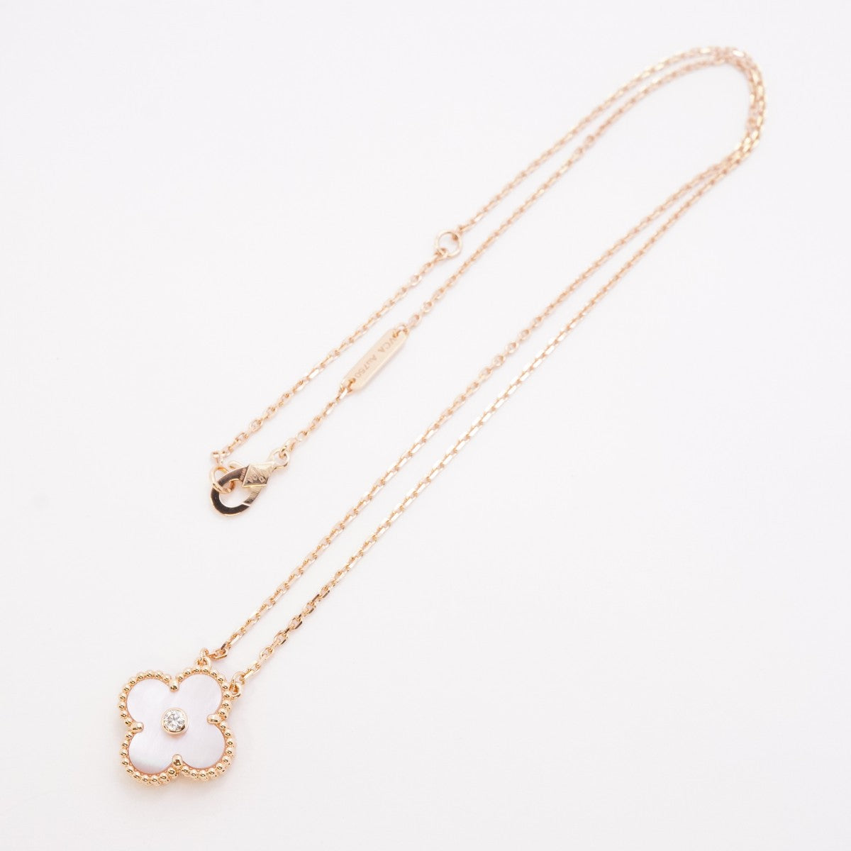 ★最終価格★SALE【6jdb0422-15】ヴァンクリーフ＆アーペル ネックレス ヴィンテージ アルハンブラ クリスマス限定 1PD K18PG ピンクゴールド ダイヤモンド ピンクマザーオブパール【中古】レディース