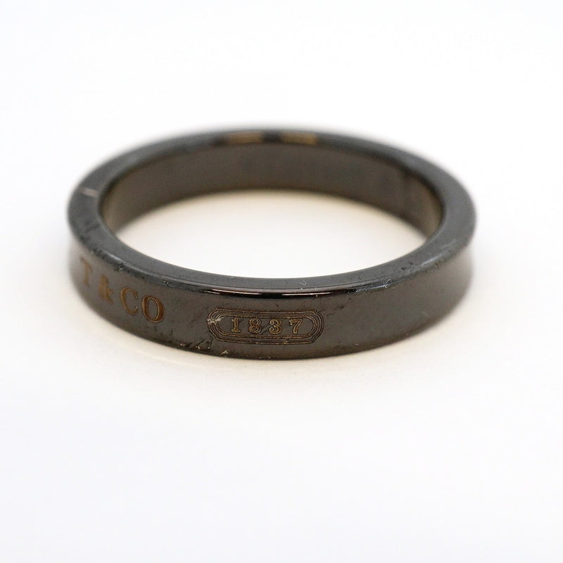 【6jeb0745-k】ティファニー リング ナロー チタン ブラック 19号【中古】レディース