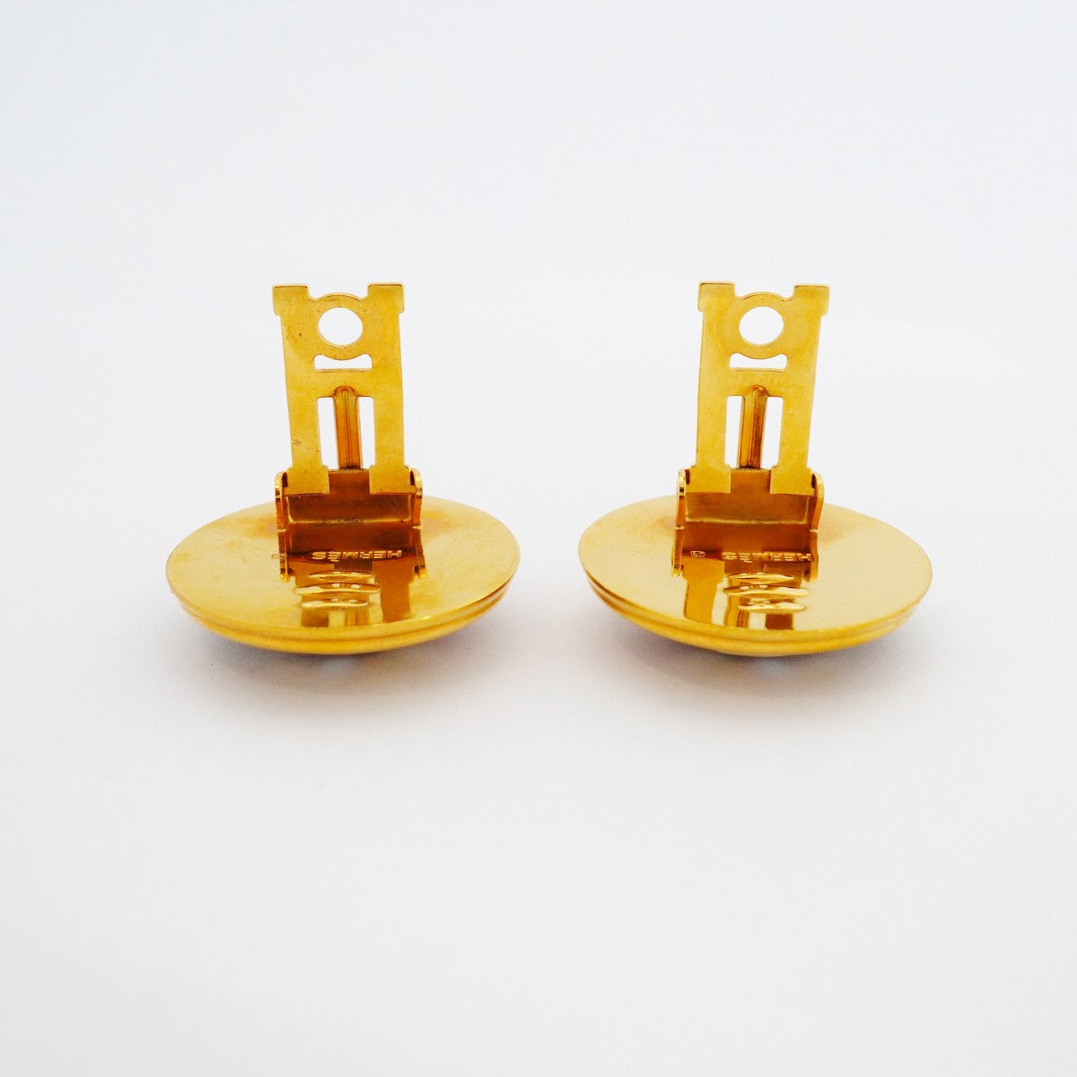 【6jeb0799-k】エルメス イヤリング エマイユ 丸型 サークル 鳥モチーフ GPメッキ 七宝焼き ゴールド マルチカラー【中古】レディース