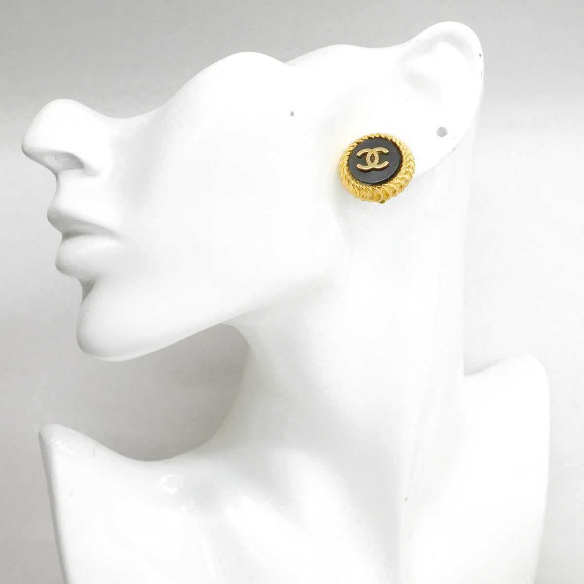 【6jfb0211-k】シャネル イヤリング ヴィンテージ ココマーク GPメッキ ゴールド ブラック【中古】レディース
