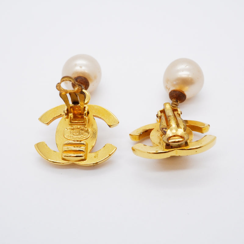 【6jfb0213-k】シャネル イヤリング ヴィンテージ ココマーク ターンロック GPメッキ フェイクパール ゴールド【中古】レディース