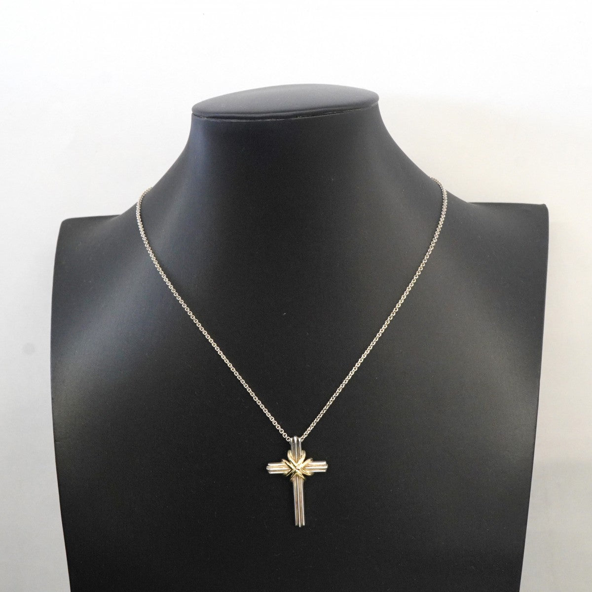 【6jfb0368-k】ティファニー ネックレス シグネチャークロス K18YG イエローゴールド シルバー925【中古】レディース