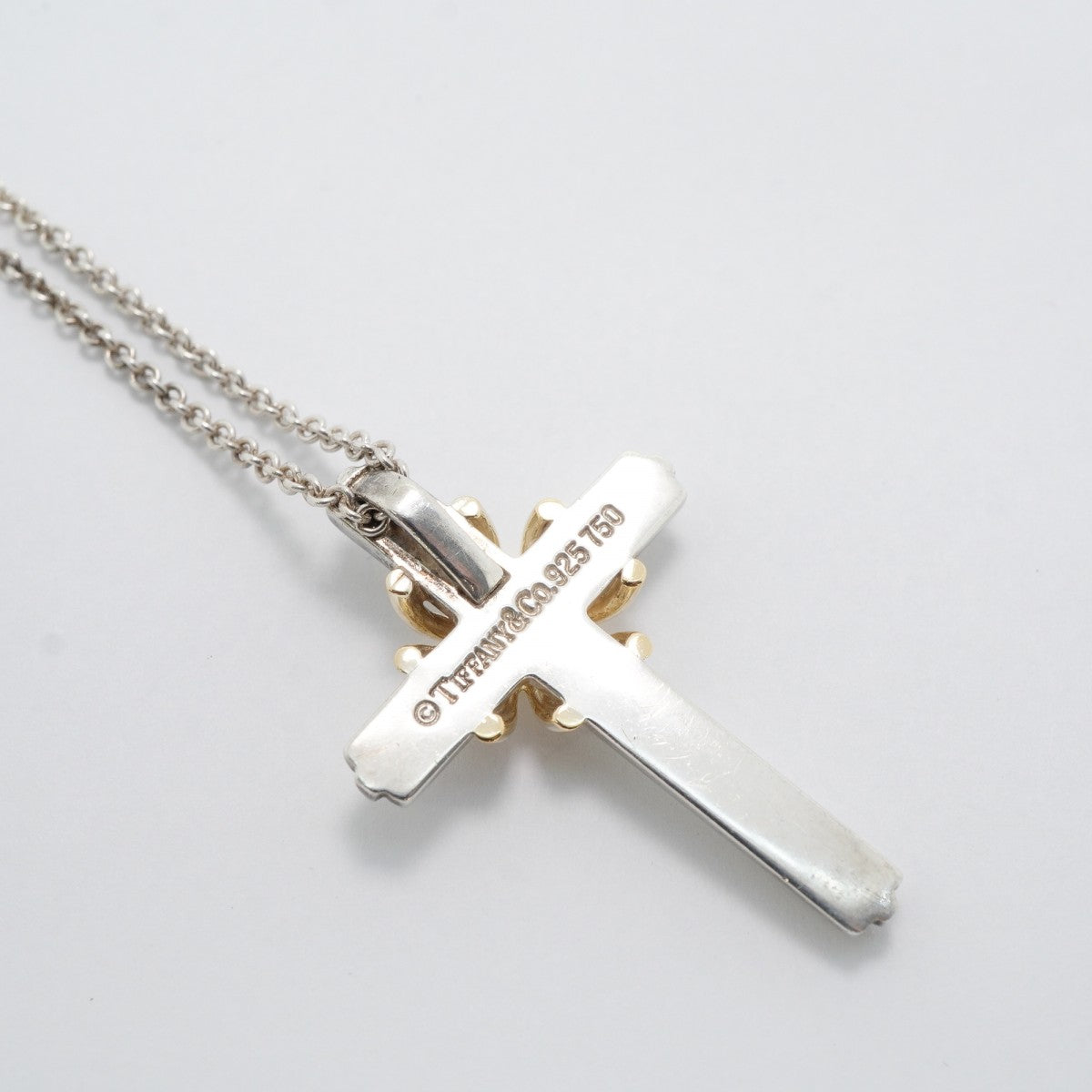 【6jfb0368-k】ティファニー ネックレス シグネチャークロス K18YG イエローゴールド シルバー925【中古】レディース