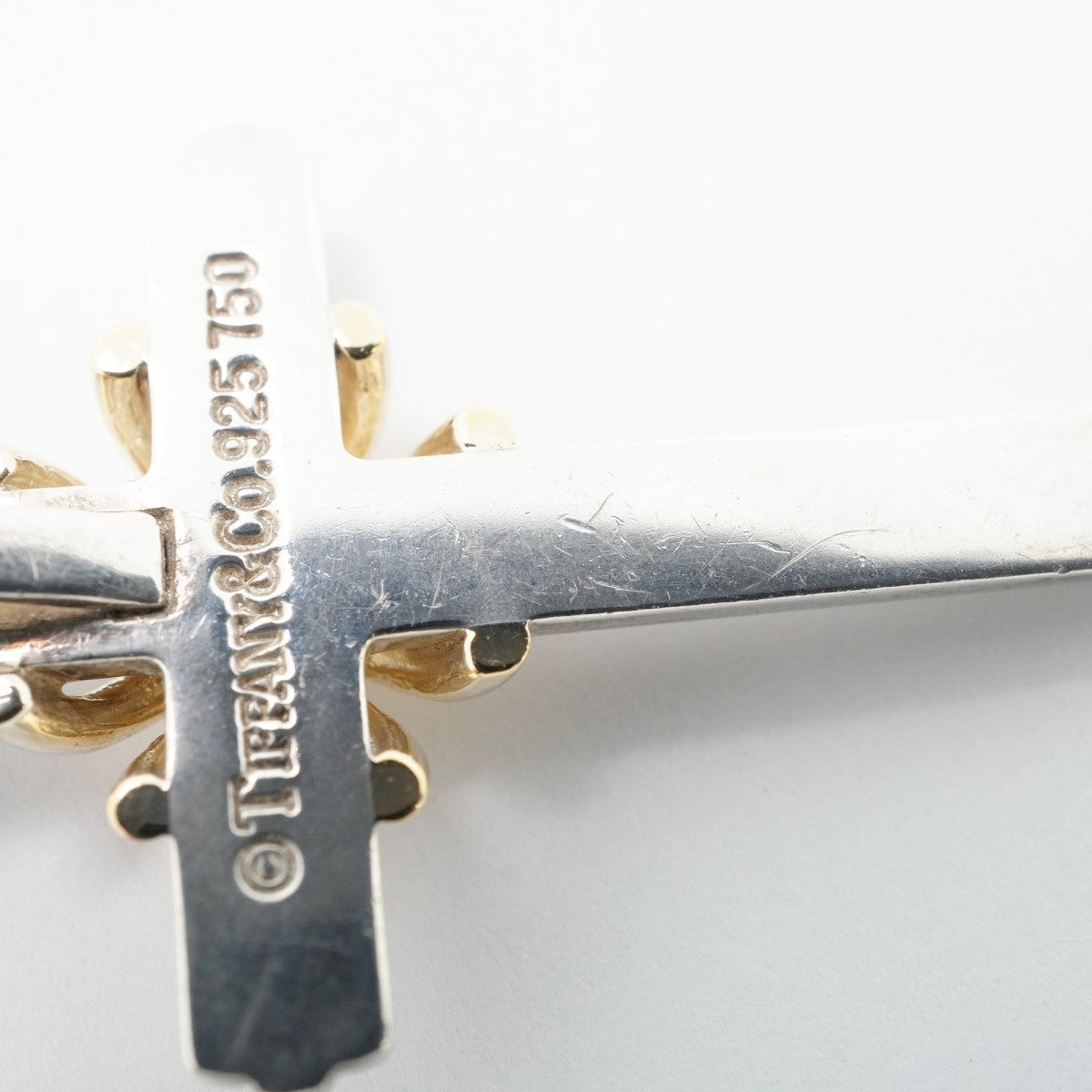 【6jfb0368-k】ティファニー ネックレス シグネチャークロス K18YG イエローゴールド シルバー925【中古】レディース