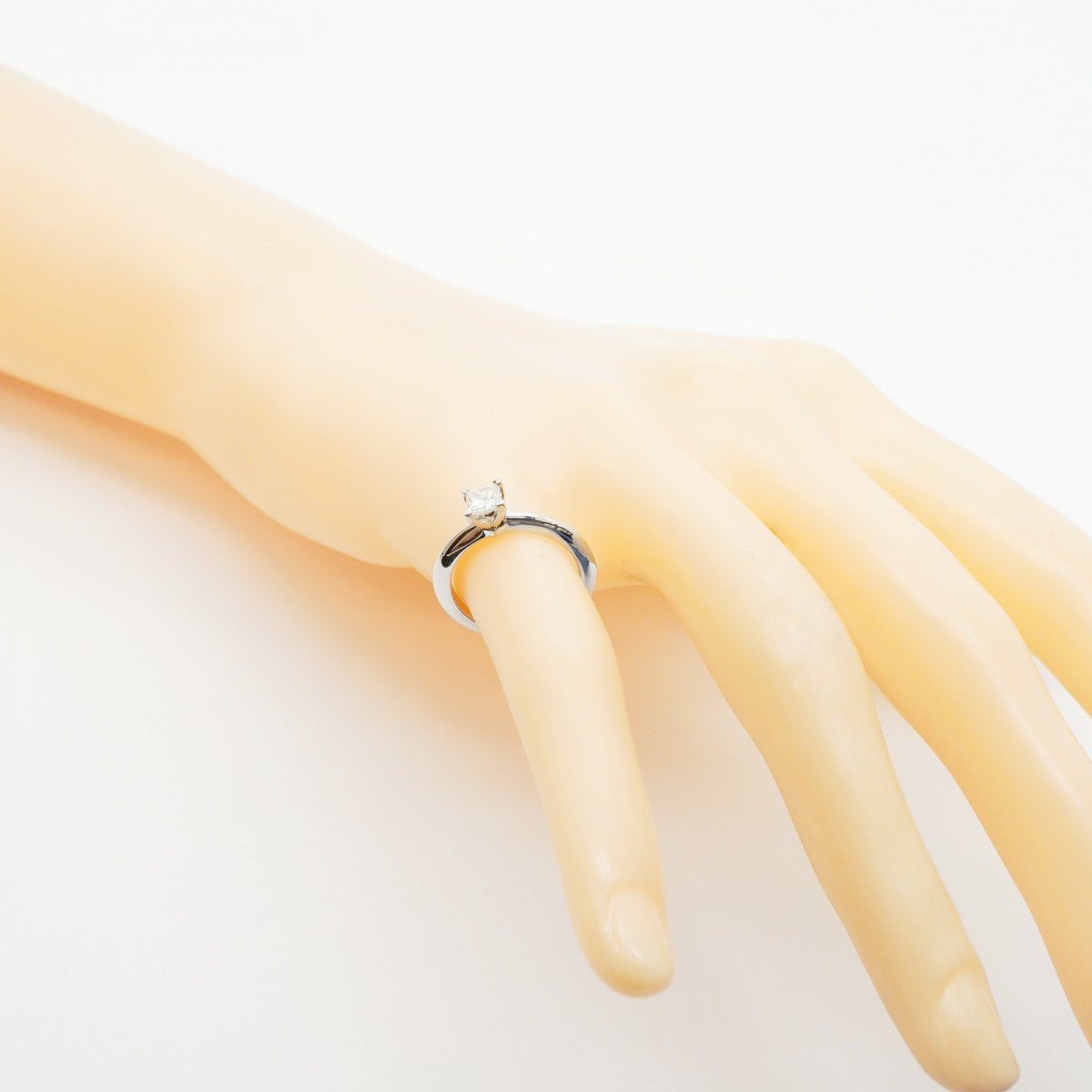 【6jfb0536】ティファニー リング ソリティア 1PD Pt950 プラチナ ダイヤモンド 0.36ct 6.5号【中古】レディース