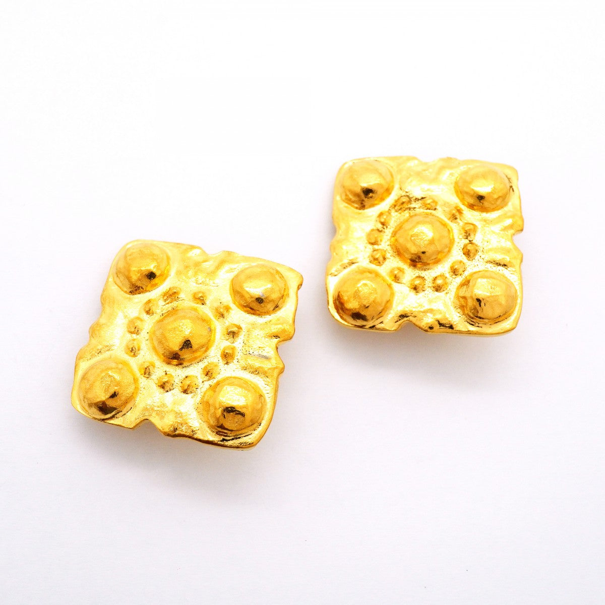 【6jfb0615-k】シャネル イヤリング ヴィンテージ 菱形 GPメッキ ゴールド【中古】レディース