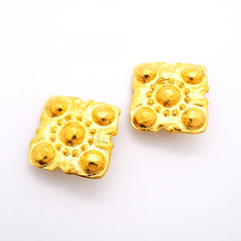 【6jfb0615-k】シャネル イヤリング ヴィンテージ 菱形 GPメッキ ゴールド【中古】レディース