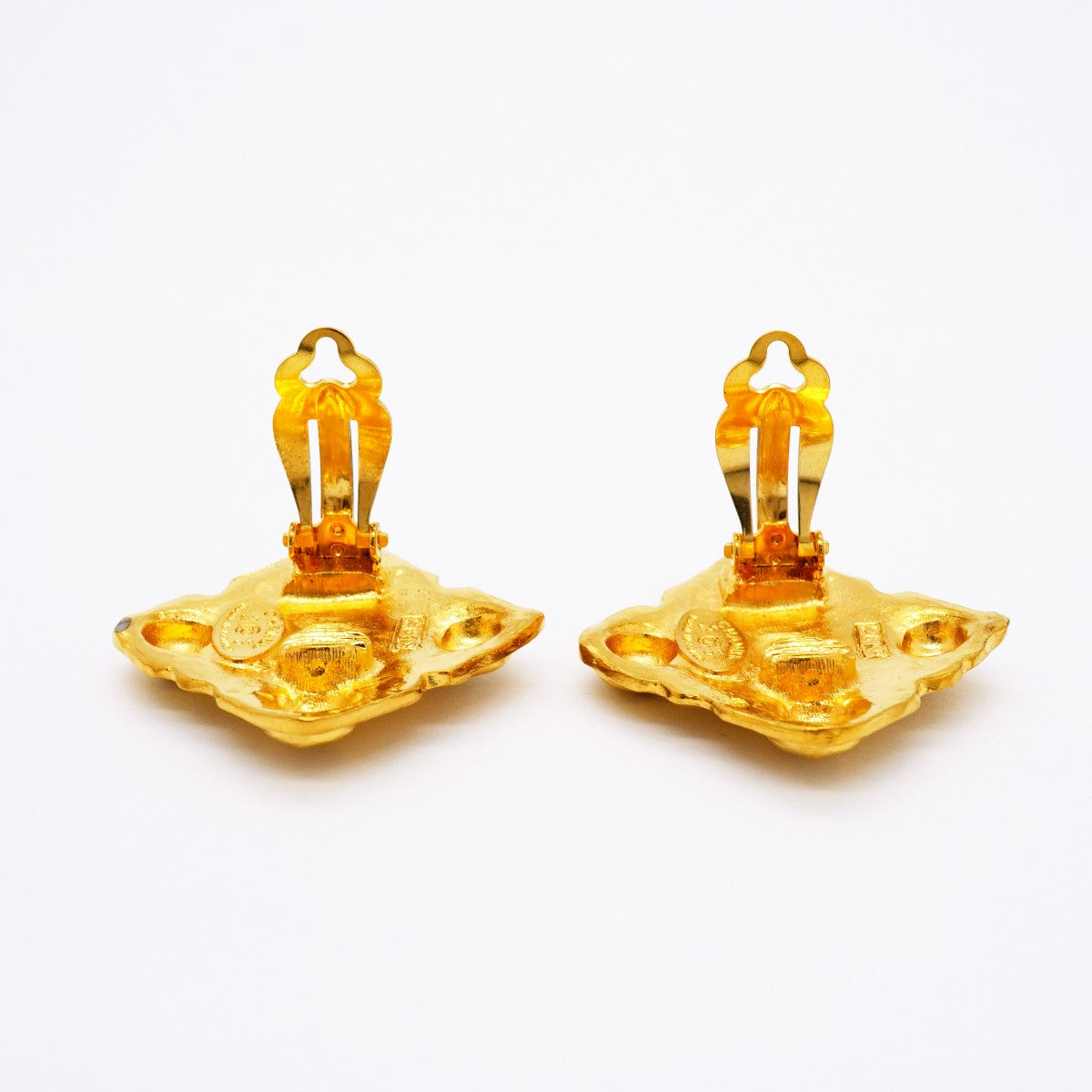 【6jfb0615-k】シャネル イヤリング ヴィンテージ 菱形 GPメッキ ゴールド【中古】レディース