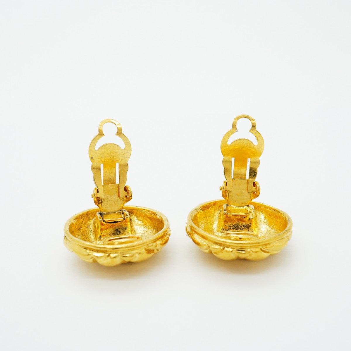 【6jfb0632-k】シャネル イヤリング ヴィンテージ ココマーク マトラッセ 丸型 サークル GPメッキ ゴールド【中古】レディース