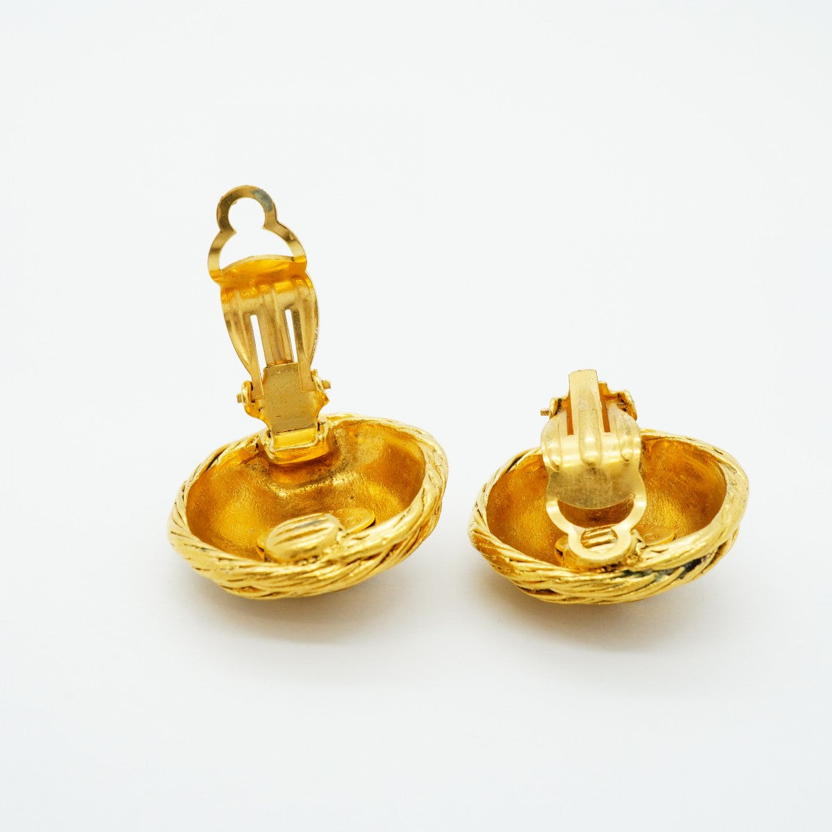 【6jfb0633-k】シャネル イヤリング ヴィンテージ ココマーク 丸型 サークル GPメッキ ゴールド【中古】レディース