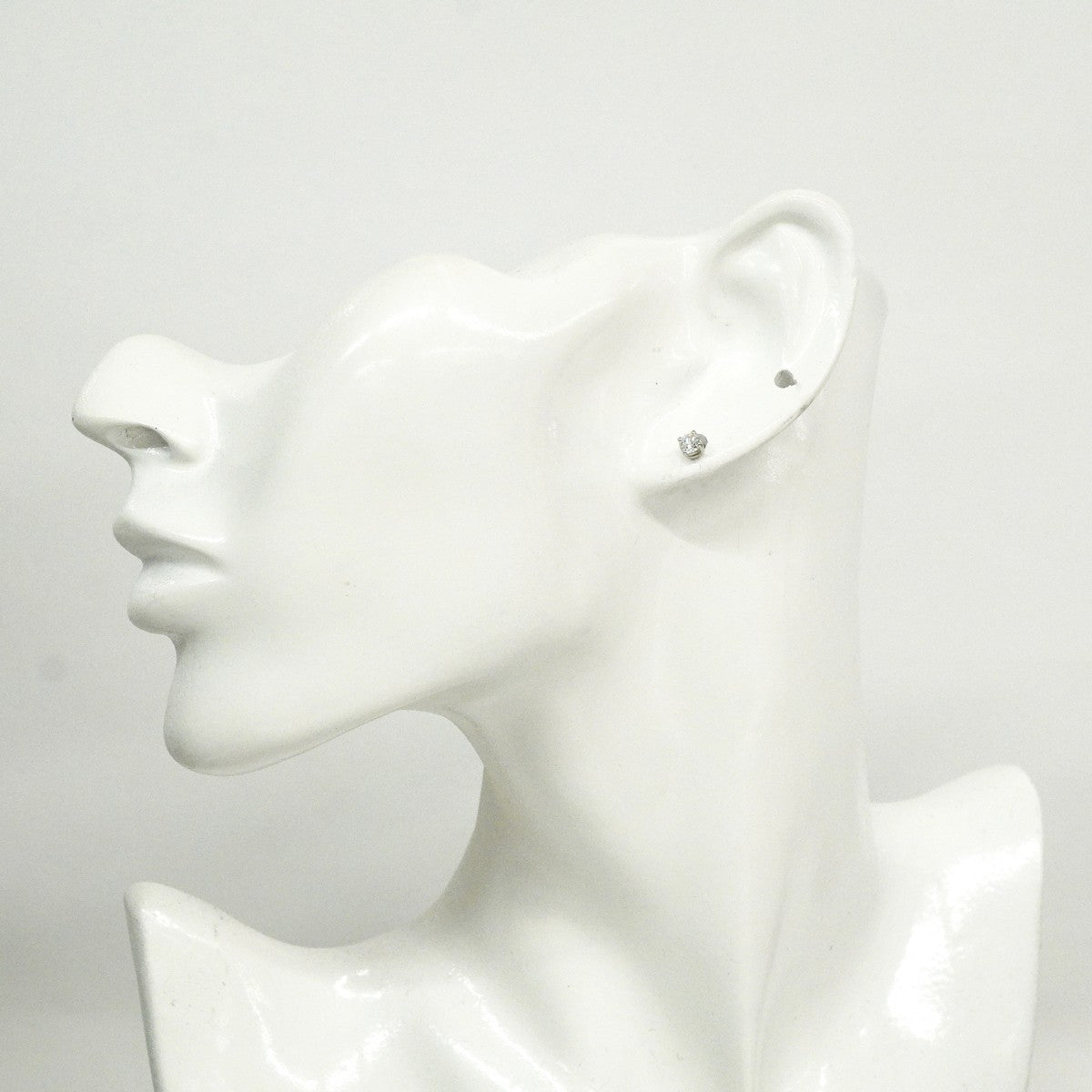 【6jfb0993】ティファニー ピアス ソリティア 1PD Pt950 プラチナ ダイヤモンド【中古】レディース