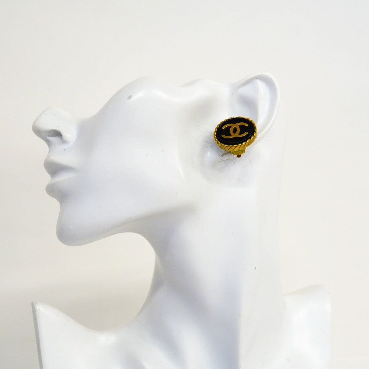 【6jgb0427-k】シャネル イヤリング ヴィンテージ ココマーク GPメッキ ゴールド ブラック【中古】レディース