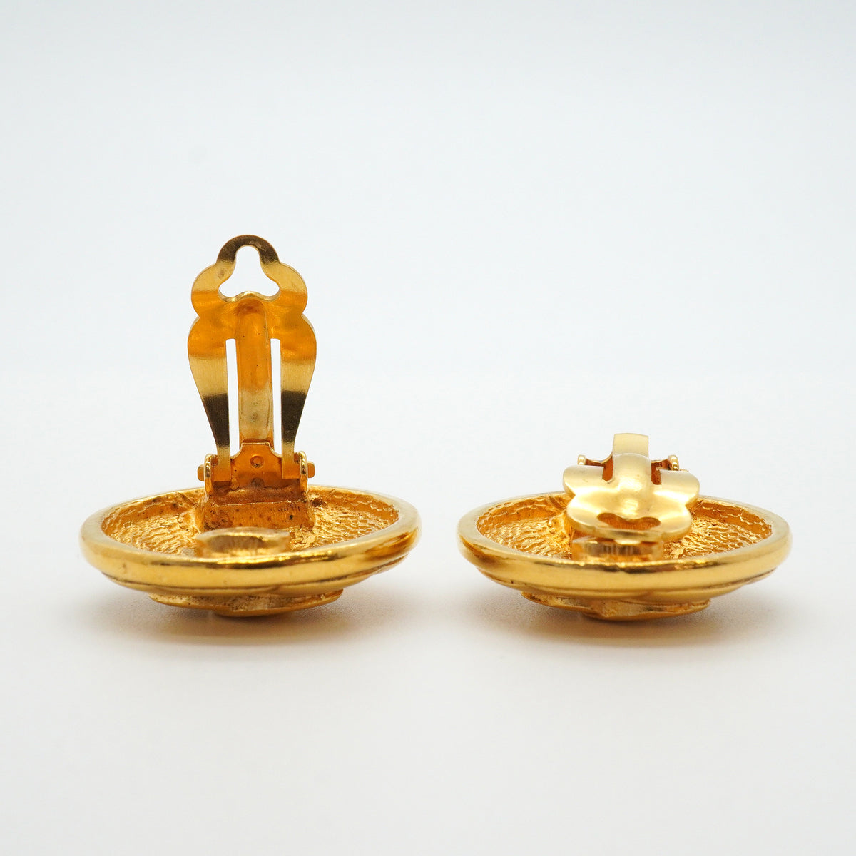 【6jgb0778】シャネル イヤリング ヴィンテージ ココマーク マトラッセ 丸型 サークル GPメッキ ゴールド【中古】レディース