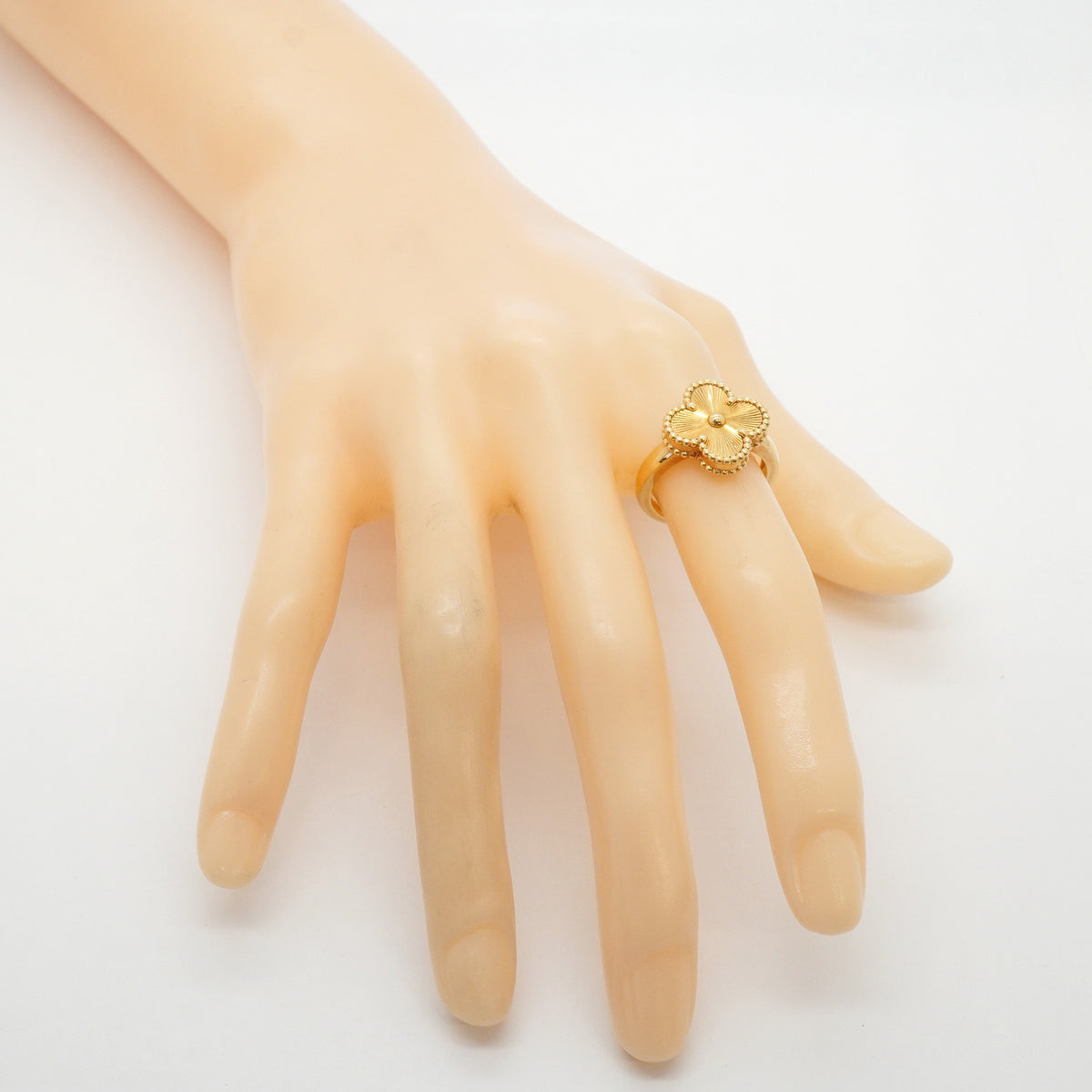 【6jgb0787】ヴァンクリーフ＆アーペル リング ヴィンテージ アルハンブラ ギヨシェ K18YG イエローゴールド ＃53【中古】レディース