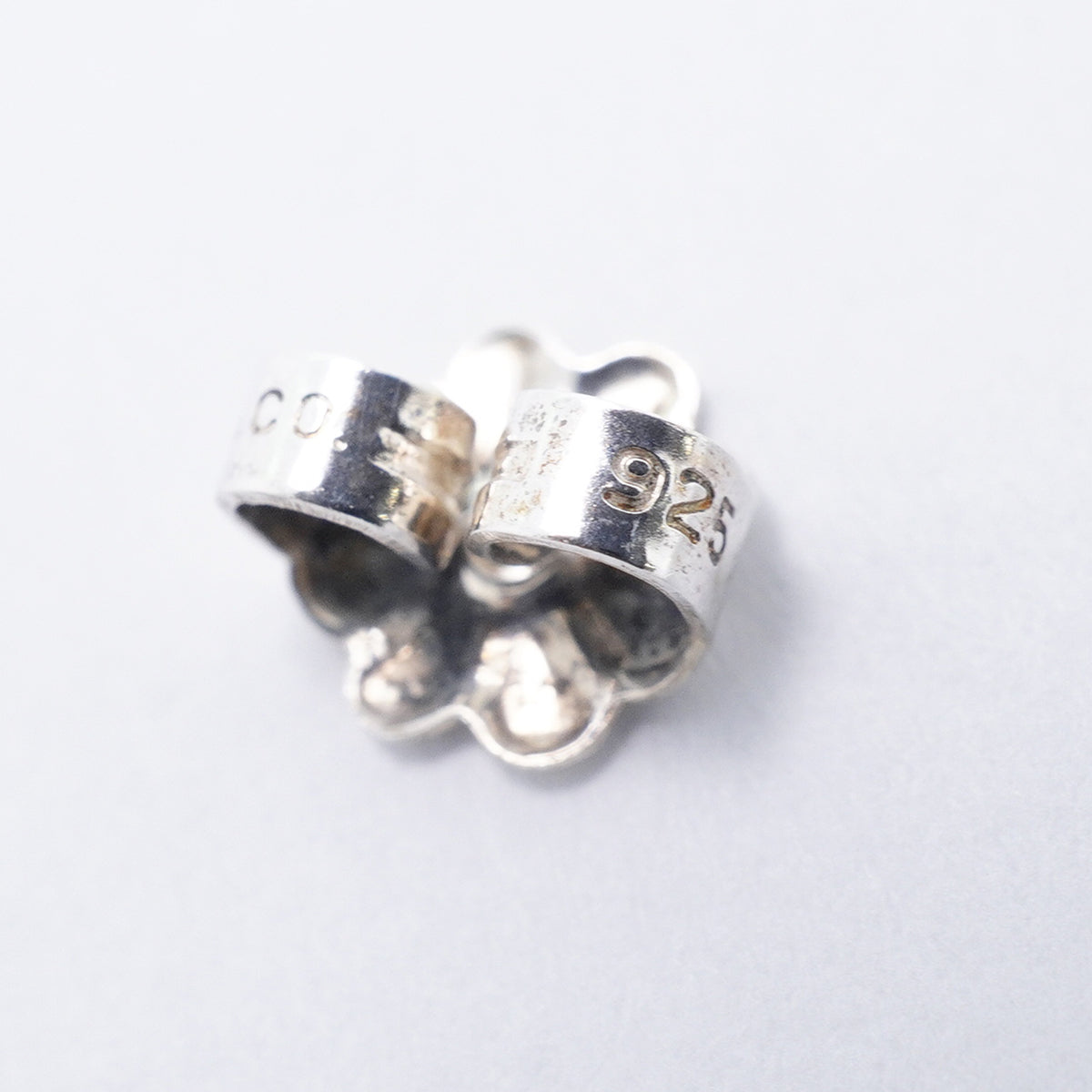【6jgb0796-k】ティファニー ピアス キス シルバー925【中古】レディース
