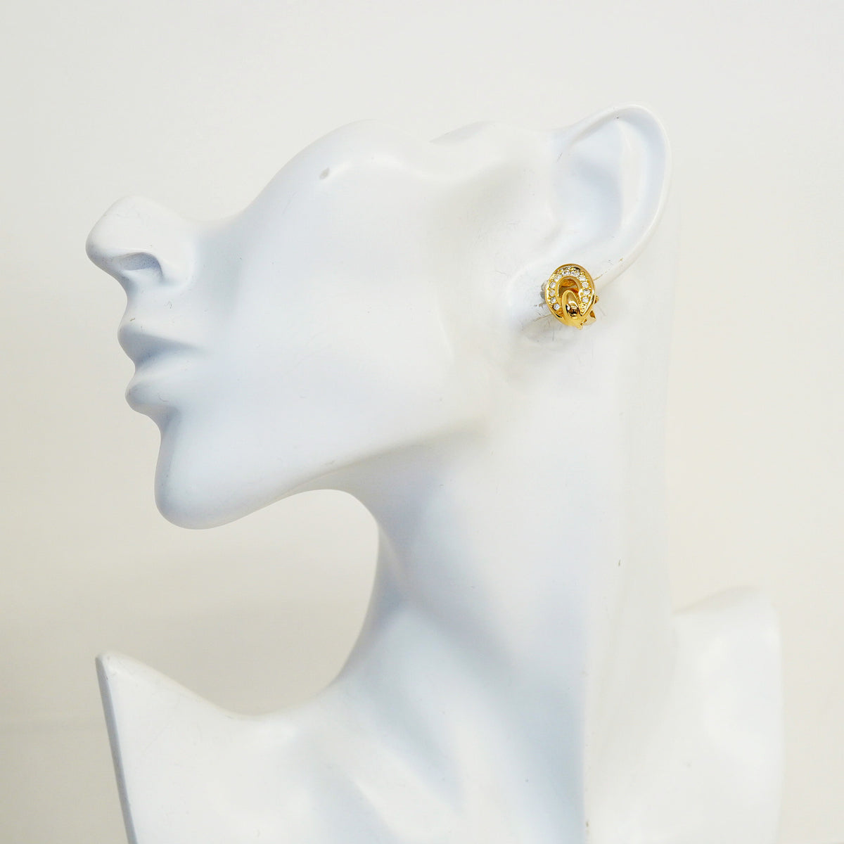 【6jhb0051-k】クリスチャンディオール イヤリング GPメッキ ラインストーン ゴールド【中古】レディース