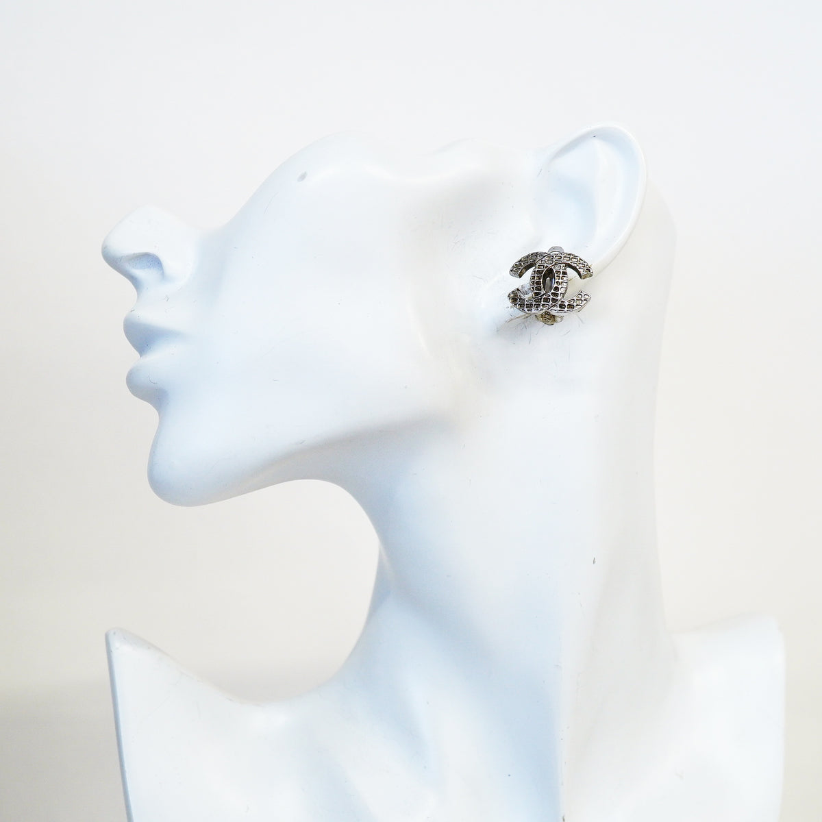 【6jhb0081-k】シャネル イヤリング ココマーク メタル シルバー【中古】レディース