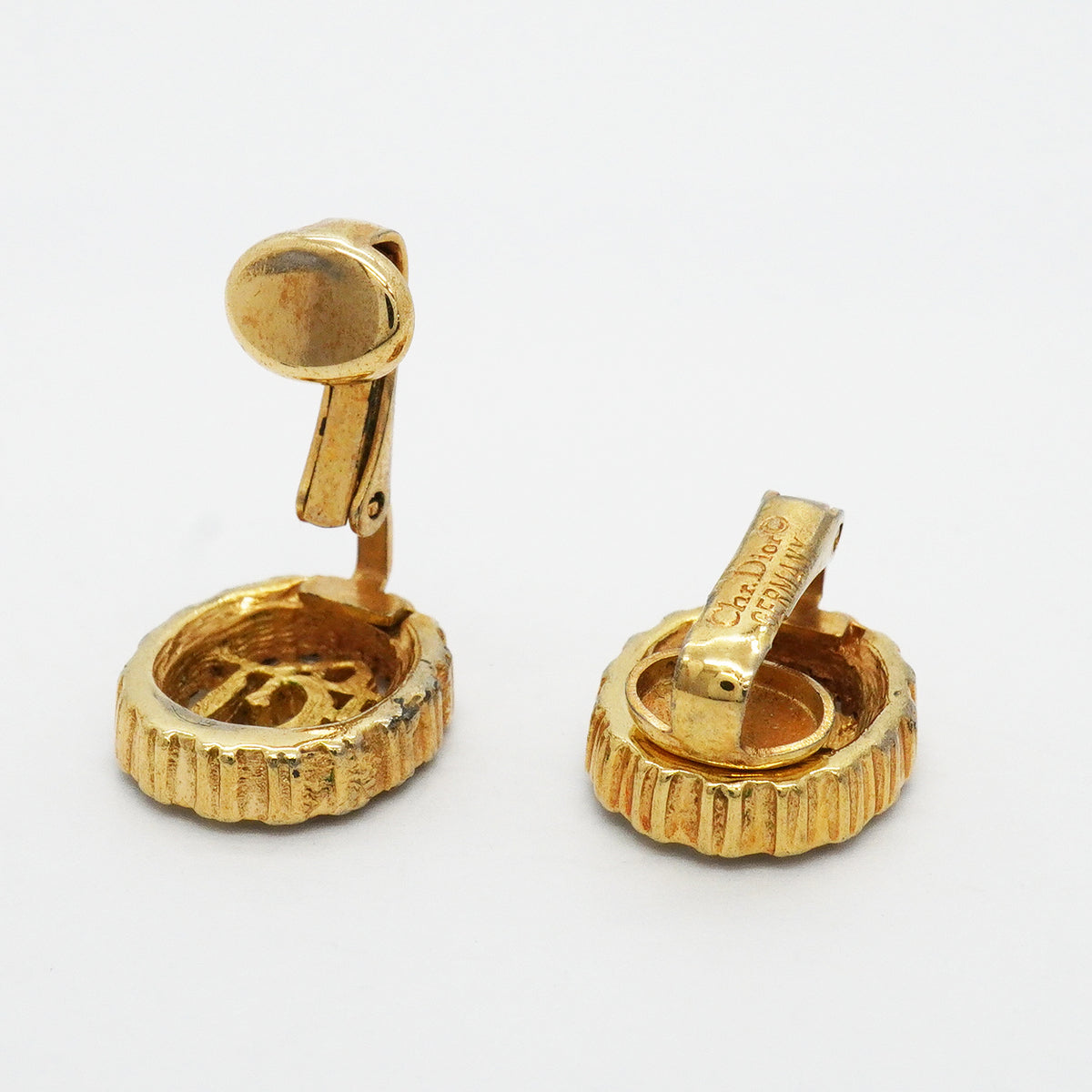 【6jhb0085-k】クリスチャンディオール イヤリング ディオールロゴ オーバル GPメッキ ラインストーン ゴールド【中古】レディース