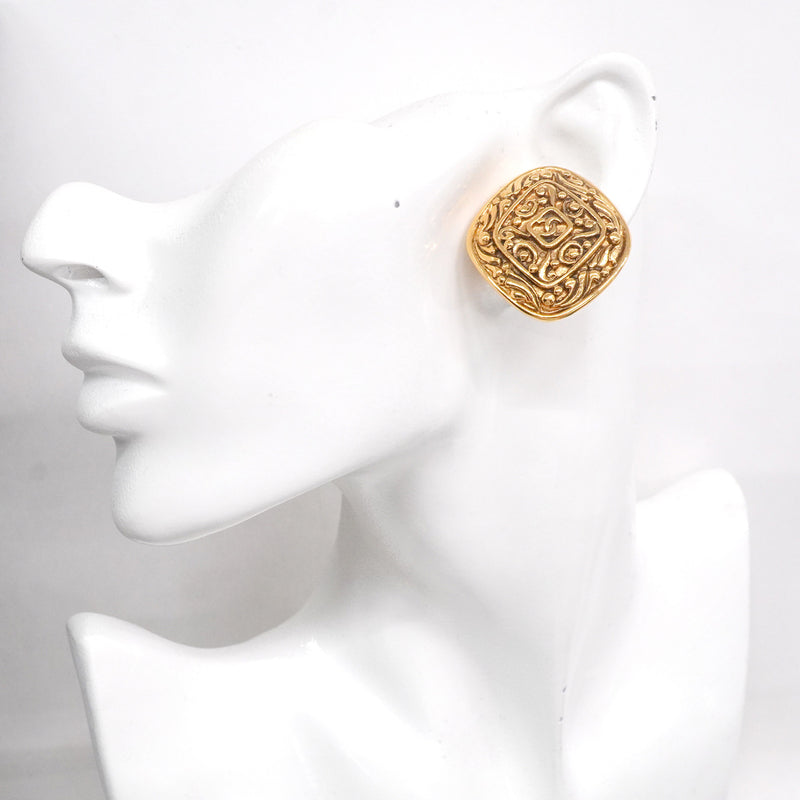 【6jhb0213-k】シャネル イヤリング ヴィンテージ ココマーク 菱形 GPメッキ ゴールド【中古】レディース