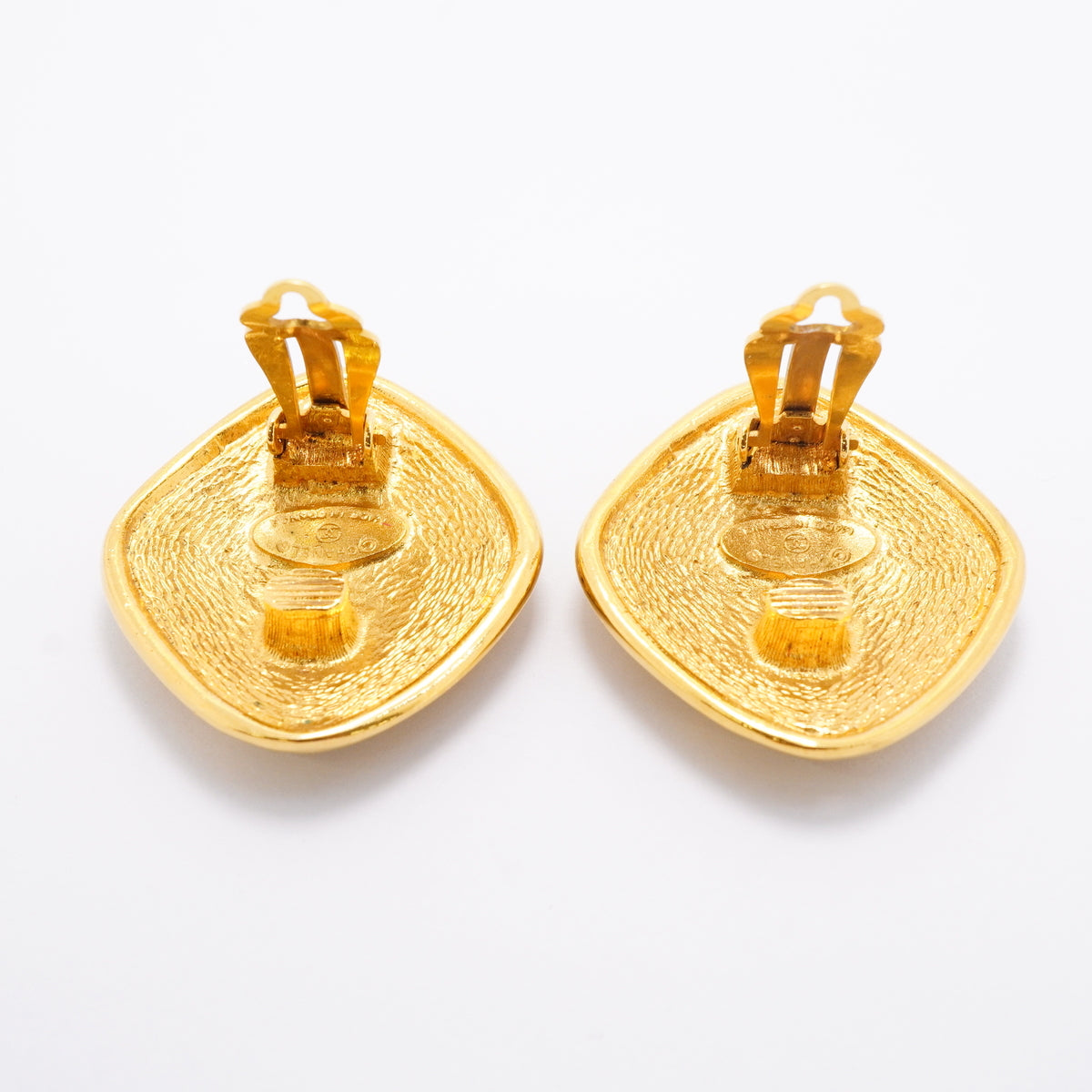 【6jhb0213-k】シャネル イヤリング ヴィンテージ ココマーク 菱形 GPメッキ ゴールド【中古】レディース