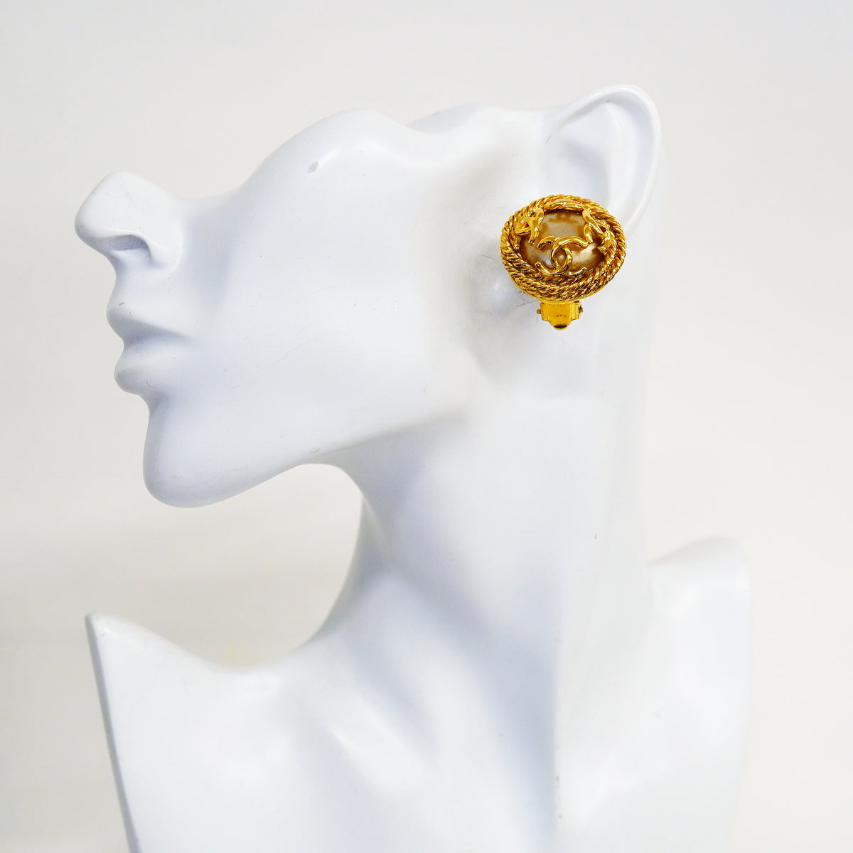 【6jhb0321-k】シャネル イヤリング ヴィンテージ ココマーク 丸型 サークル GPメッキ フェイクパール ゴールド【中古】レディース
